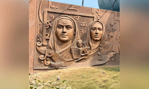 കീ​ഴാ​ള സ്ത്രീ​ക​ൾ സ​നാ​ത​ന ധ​ർ​മ​ത്തെ മാ​റ്റു​മ്പോ​ൾ