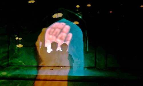 തരിശുനിലങ്ങളിൽ   മീൻപിടിക്കുന്നവർ