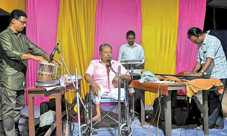 ‘ശരീരത്തെ തളർത്താനേ പോളിയോക്ക് കഴിയൂ, മനക്കരുത്ത് ഇല്ലാതാക്കാനാവില്ല’ -വേദികളിൽനിന്ന്​ വേദികളിലേക്ക്​ കഥപറഞ്ഞും പാടിയും വളർന്ന ഷാജഹാനെന്ന ‘കാഥികൻ ഷാജി’