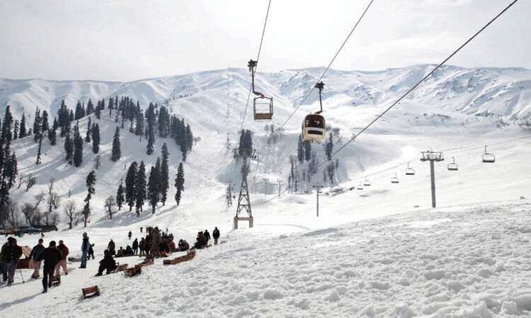 ഭൂമിയിലെ സ്വർഗമായ കശ്മീരിലേക്കൊരു യാത്ര