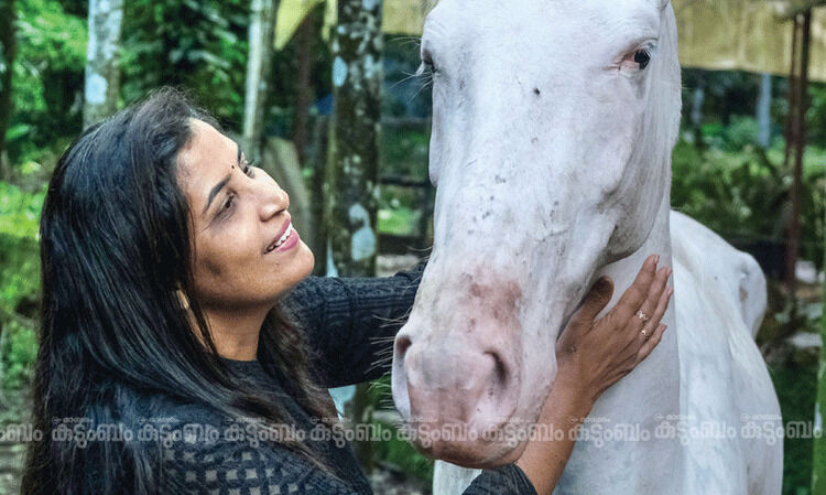 അകാലത്തിൽ വിടപറഞ്ഞ പ്രിയതമന്‍റെ കൃഷി ഏറ്റെടുത്ത് ഇന്ന് തെന്നിന്ത്യയിലെ മികച്ച വനിത കർഷകരി​ലൊരാളായ സ്വപ്നയുടെ സ്വപ്നതുല്യ ജീവിതം