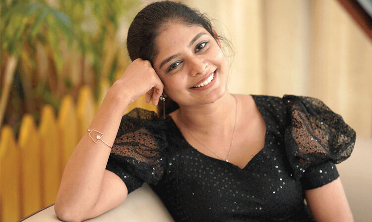 ‘പ്രേമലു’ സെറ്റിൽ ഞങ്ങൾ എല്ലാവരും നല്ല വൈബായിരുന്നു -അഖില ഭാർഗവൻ