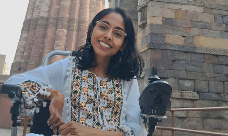 സെറിബ്രൽ പാൾസി ബാധിതയായ എ.കെ. ശാരിക സിവിൽ സർവിസിൽ 922ാം റാങ്ക് നേടിയത് ആഗ്രഹങ്ങൾക്ക് പരിധി നിശ്ചയിക്കാതെ