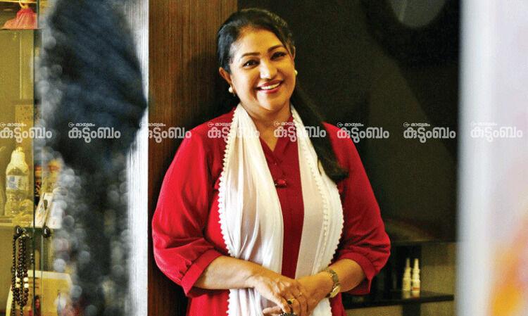 ‘ഹേമ കമ്മിറ്റി: തെറ്റ് ചെയ്യുന്ന പെണ്ണുങ്ങളുമുണ്ട്’, ‘കോമഡി നടിയായി അറിയപ്പെടാൻ താൽപര്യമില്ല’ -തെസ്നി ഖാൻ മനസ്സ് തുറക്കുന്നു