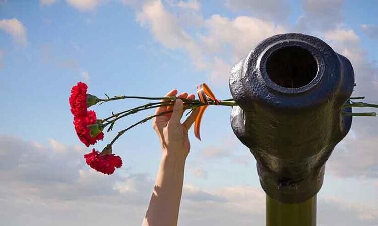 ‘അപരന്‍റെ മണ്ണിൽ പ്രകാശത്തിന്‍റെ അവസാന തുള്ളി പോലും അവശേഷിക്കരുത് എന്ന ദുർവാശിയോടെയാണ് ഓരോ യുദ്ധവും തുടങ്ങുന്നത്’