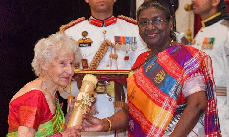 ജോലി: യോഗ പരിശീലക, വയസ്സ്: 101... ഇന്ത്യ പത്മശ്രീ നൽകി ആദരിച്ച ഫ്രഞ്ചുകാരിയെക്കുറിച്ചറിയാം