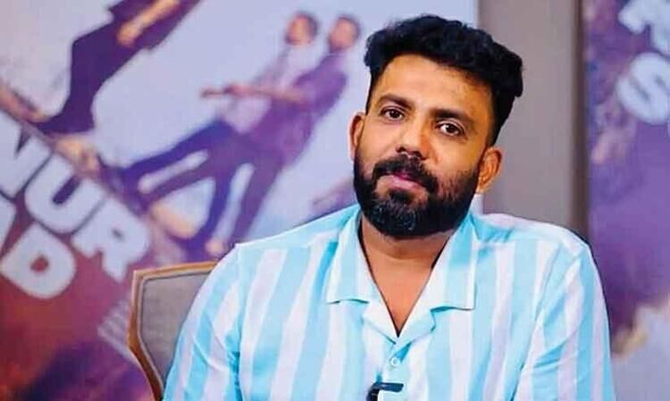 ‘ചുരുങ്ങിയത് സഹപ്രവർത്തകർക്ക് മുന്നിലെങ്കിലും ഞാൻ വെറുമൊരു കോമഡി താരം മാത്രമല്ല എന്ന് അറിയിക്കണമെന്ന് ആഗ്രഹിച്ചിരുന്നു’- അസീസ്