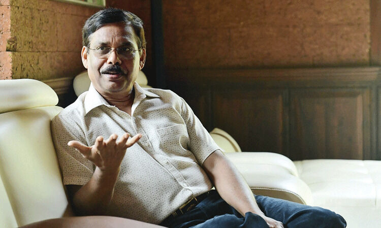 രോഗികളിൽനിന്ന് ഒരു രൂപ പോലും ഫീസ് വാങ്ങാതെ മനം നിറച്ച് പറഞ്ഞയക്കുന്ന ഡോ. ജോസഫ് വെട്ടുകാട്ടിൽ -അറിയാം, ചികിത്സയിലും ഗവേഷണങ്ങളിലും അന്താരാഷ്ട്ര തലത്തിൽ പ്രശസ്തനായ ഹൃദ്രോഗ വിദഗ്ധനെക്കുറിച്ച്