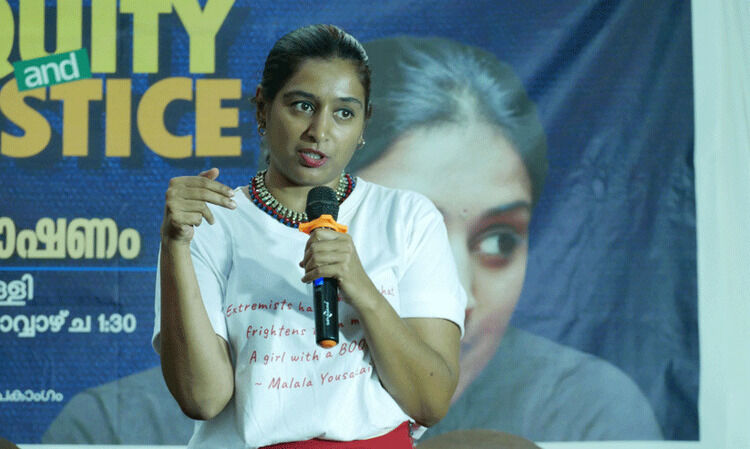 ‘എന്നെ ഡബ്ല്യു.സി.സി അംഗം മാത്രമായി കാണുന്നവരുണ്ട്. ഞാൻ അഭിനേത്രിയാണ്’... നിലപാടുകൾ തുറന്നുപറഞ്ഞ് നടി പത്മപ്രിയ