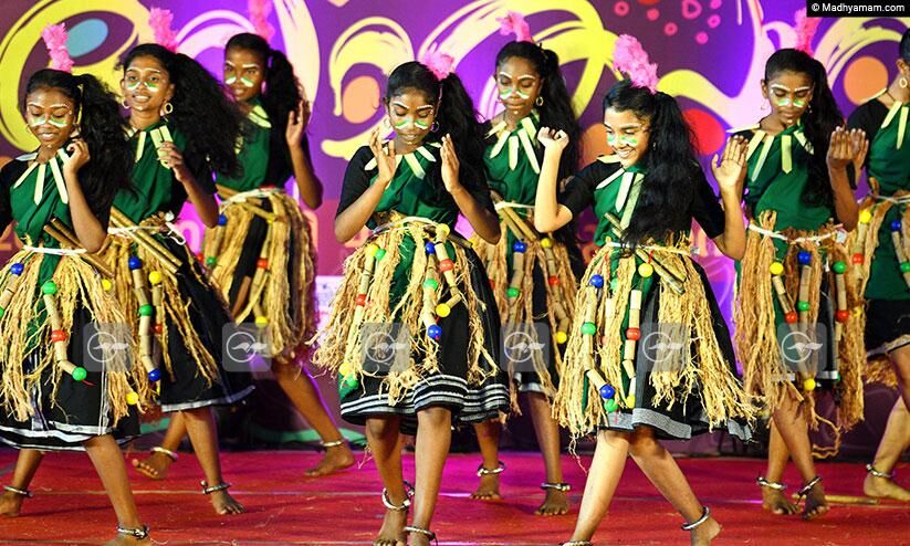 കാലം മാപ്പു ചോദിച്ചു, കല തലയുയർത്തി കാലം മാപ്പു ചോദിച്ചു, കല തലയുയർത്തി