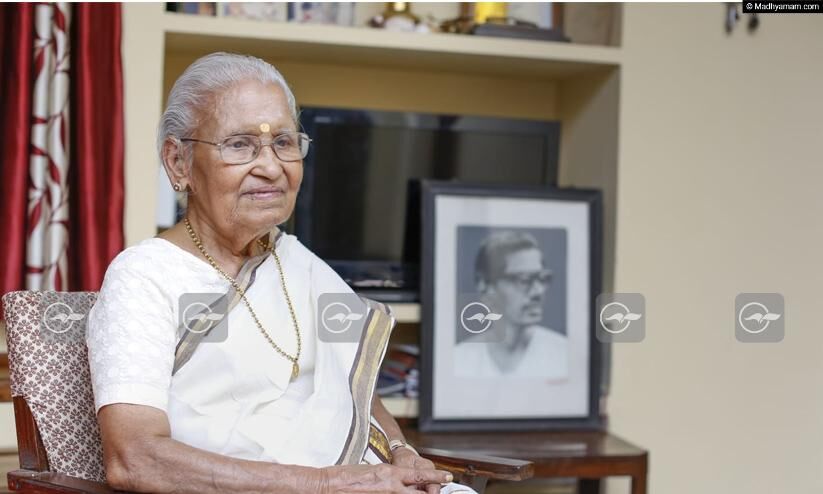 ഇന്ന് കവി എൻ.എൻ. കക്കാടി​ന്റെ 97-ാം ജന്മദിനം: ആ ധനുമാസ രാവുക​ളെ ഓർത്തെടുക്കുകയാണ് ശ്രീദേവി കക്കാട്