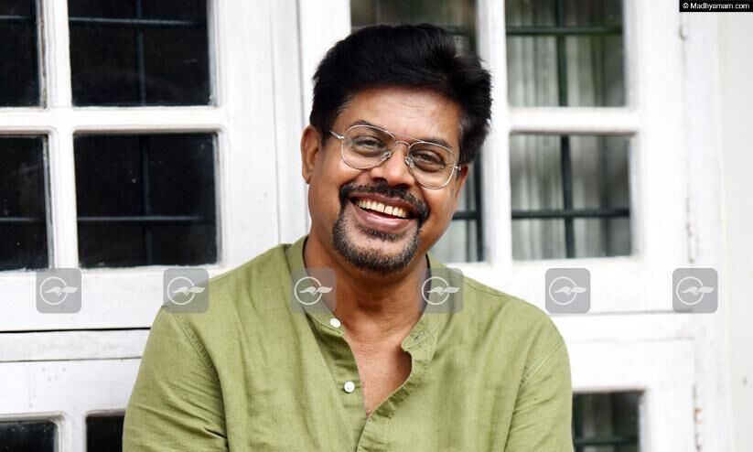 ചക്രവർത്തിയുടെ 40 പാട്ടുവർഷങ്ങൾ...