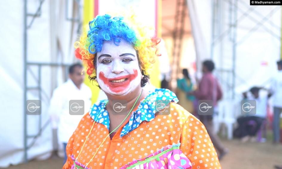 തോറ്റവരെയും കാത്ത് മായാദേവിയുണ്ട്; ആരെയും ചിരിപ്പിക്കുന്ന മായാജാലവുമായി തോറ്റവരെയും കാത്ത് മായാദേവിയുണ്ട്; ആരെയും ചിരിപ്പിക്കുന്ന മായാജാലവുമായി