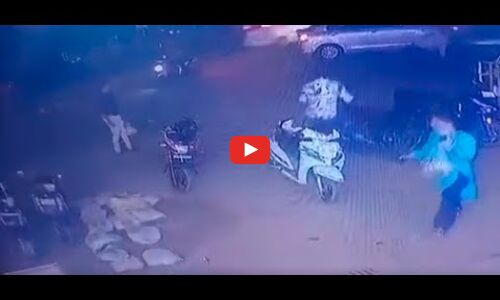 മംഗളൂരുവിൽ യുവാവിനെ വെട്ടിക്കൊലപ്പെടുത്തുന്നതിന്റെ സി.സി.ടി.വി ദൃശ്യം