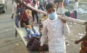 രോഗിയായ കുട്ടിയെ കട്ടിലിൽ ചുമന്ന്​ കുടുംബം താണ്ടിയത്​ 800 കിലോമീറ്റർ