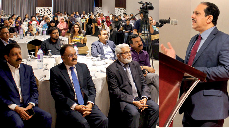 വി​ന​യം കൊ​ണ്ട്​ ആ​കാ​ശം തൊ​ടു​ക –എ.​പി.​എം മു​ഹ​മ്മ​ദ്​ ഹ​നീ​ഷ്​