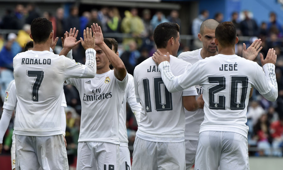 ലാ ലിഗ: റയല്‍ ബാഴ്സക്കരികെ