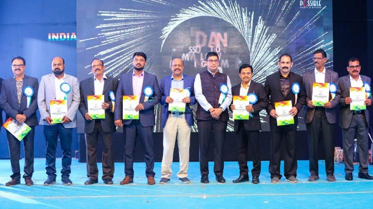 ഉ​മ്മു​ല്‍ഖു​വൈ​ന്‍ ഇ​ന്ത്യ​ന്‍ അ​സോ​സി​യേ​ഷ​​ൻ ഭാ​ര​വാ​ഹി​ക​ൾ ചുമതലയേറ്റു