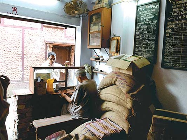 റേഷന്‍ വ്യാപാരികള്‍ സമരത്തിലേക്ക്; നാളെ സൂചനാ പണിമുടക്ക്