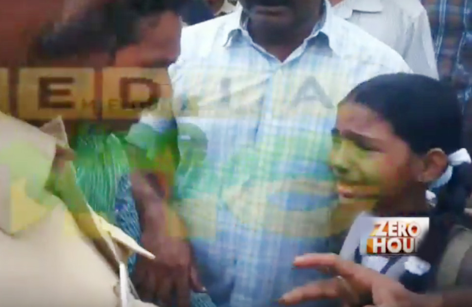 വാഹനപരിശോധനക്കിടെ പത്ത് വയസ്സുകാരിക്ക് മര്‍ദ്ദനം