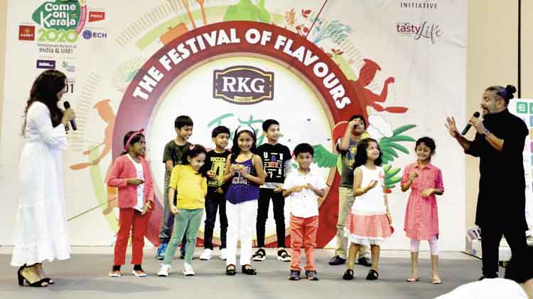 മനസ്സ്​​ കീഴടക്കി കുട്ടിമിടുക്കർ, വലിയ കുട്ടിയായി രാജ്​ കലേഷും