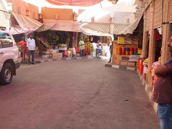 കോവിഡ്​: ബുറൈമി  പഴം- പച്ചക്കറി മാർക്കറ്റ് അടച്ചു