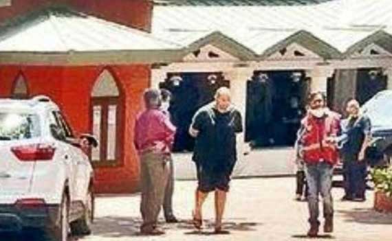 ലോക്ക്​ഡൗൺ ലംഘിച്ച്​ ഡി.എച്ച്.എഫ്.എല്‍ പ്രമോ​ട്ടേഴ്​സിന്​ യാത്രാനുമതി; ഐ.പി.എസ്​​ ഉദ്യോഗസ്ഥനെതിരെ നടപടി