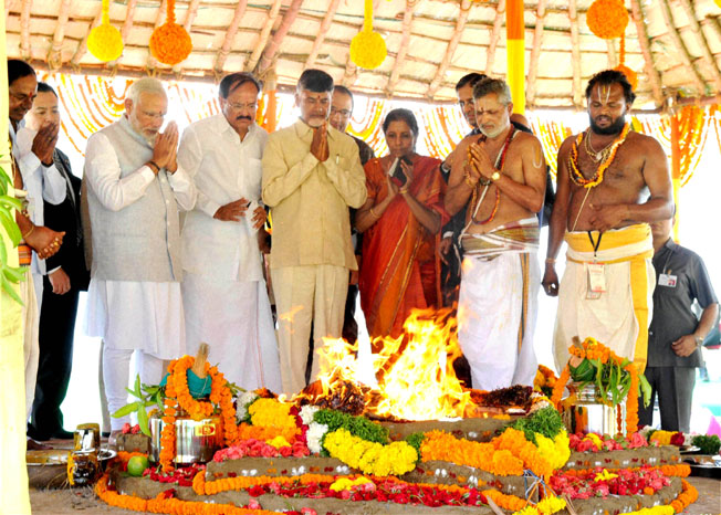 ആന്ധ്രയുടെ തലസ്ഥാന നഗരിയായി അമരാവതി പിറക്കുന്നു