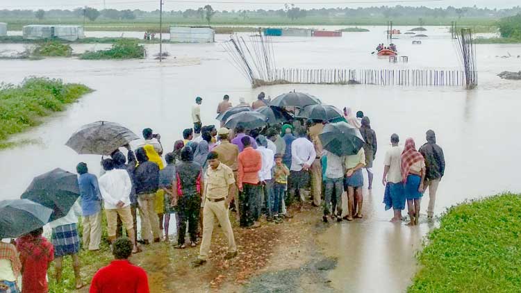 മഴയിൽ വിറങ്ങലിച്ച് വടക്കൻ കർണാടക; മരണസംഖ്യ 12 ആയി