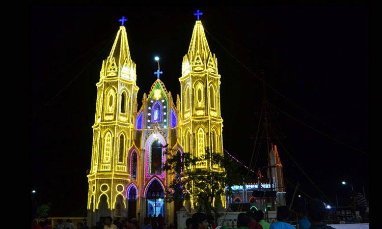 കാവേരിക്കരയിലൂടെ ആത്​മശൈലങ്ങൾ തേടി...