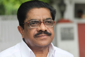 റവന്യൂമന്ത്രിയില്‍നിന്ന് സുധീരന്‍ വിശദാംശം തേടി