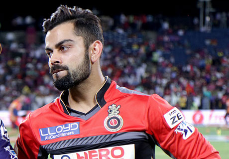 കോഹ്ലിക്ക് 12 ലക്ഷം രൂപ പിഴ കോഹ്ലിക്ക് 12 ലക്ഷം രൂപ പിഴ