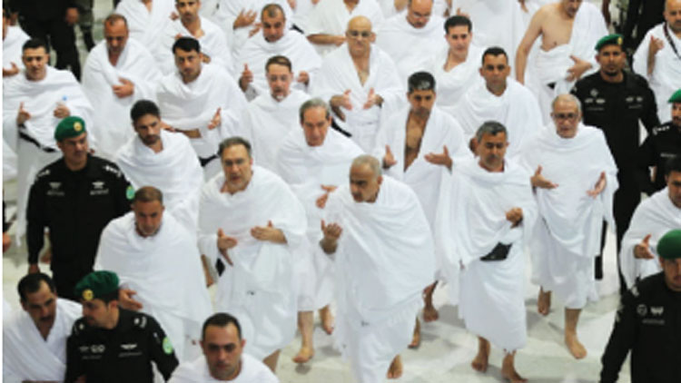 ഇറാഖ്​ പ്രധാനമന്ത്രി ഉംറ നിർവഹിച്ചു