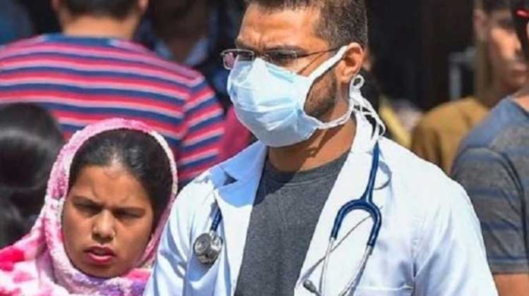 ധാരാവിയിൽ ക്ലിനിക്ക് നടത്തുന്ന ഡോക്​ടർക്ക്​ കോവിഡ്​