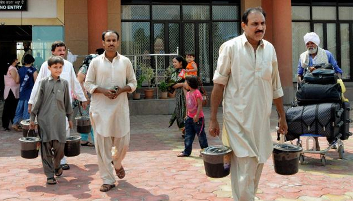 അയല്‍രാജ്യ കുടിയേറ്റക്കാര്‍ക്ക് വിസ നിയമത്തില്‍ ഇളവ്