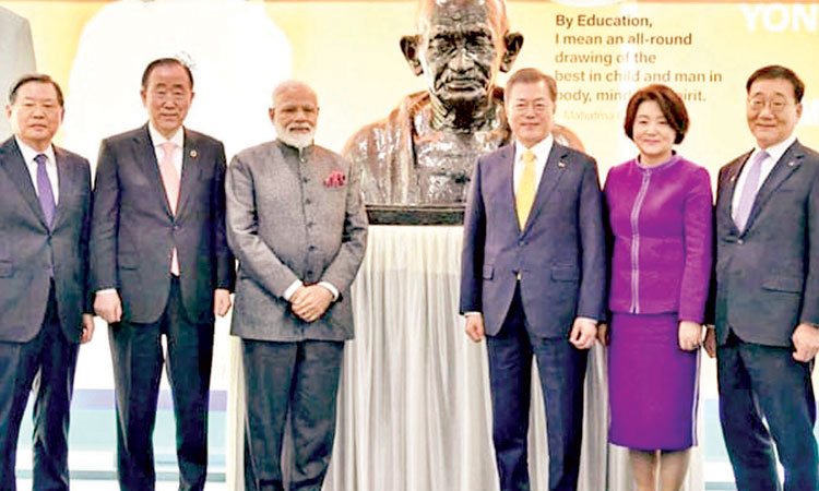 narendra-modi-mahatma-gandhi-bust-south-korea