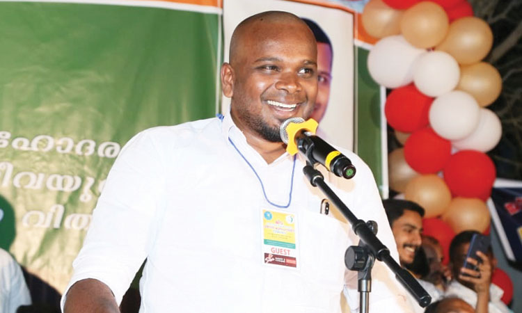 പ്രവാസികള്‍ ജീവകാരുണ്യത്തി​െൻറ മാതൃക സൃഷ്​ടിക്കുന്നു: ഫിറോസ് കുന്നംപറമ്പില്‍