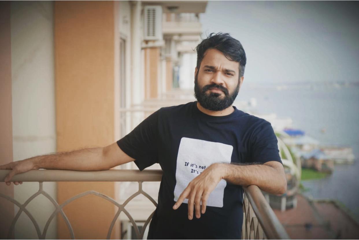 ഇഷ്ക് പ്രണയകഥ മാത്രമല്ല -അനുരാജ് മനോഹർ