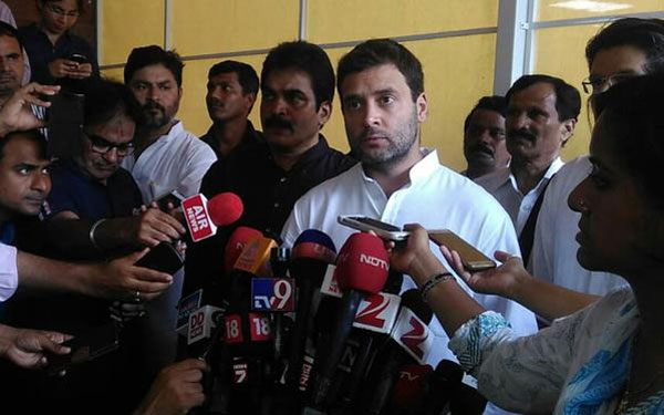 സുഷമ ലളിത് മോദിയില്‍ നിന്ന് പണം കൈപറ്റി  -രാഹുല്‍ ഗാന്ധി