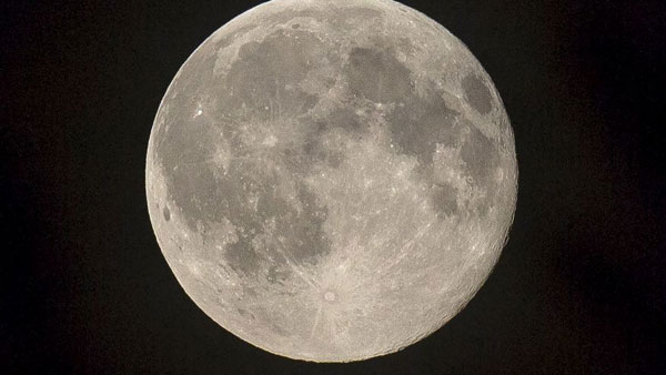 ചന്ദ്രന്‍െറ ഉപരിതലത്തില്‍ നിയോണിന്‍െറ സാന്നിധ്യം