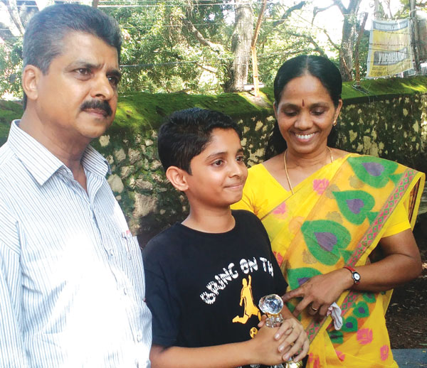 വീട്ടിലിരുന്നറിയാം, സാറ് ഓഫിസിലുണ്ടോയെന്ന്