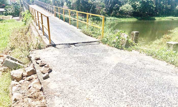 അ​പ​ക​ട തു​രു​ത്താ​യി കോട്ടയ്ക്കൽ കടവ് ആംബുലന്‍സ് പാലം