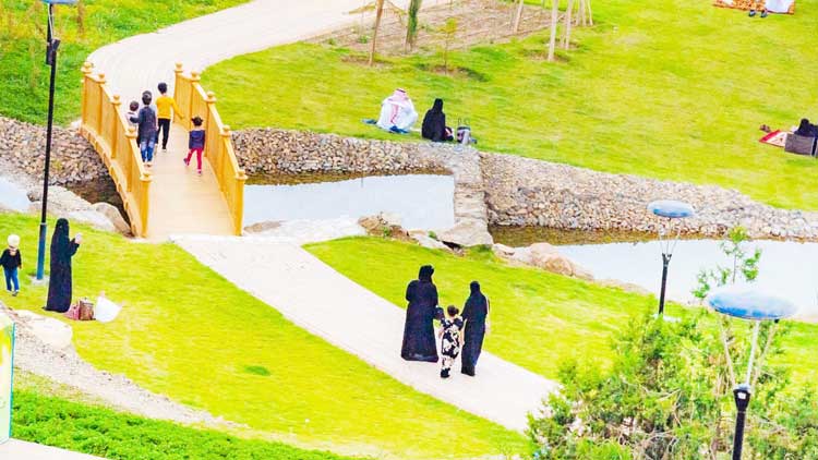 സ​ന്ദ​ർ​ശ​ക​ർ​ക്ക്​ ഹൃ​ദ്യാ​നു​ഭ​വം:  അ​ൽ​ബാ​ഹ​യി​ൽ പു​തി​യ പാ​ർ​ക്ക്​ തു​റ​ന്നു