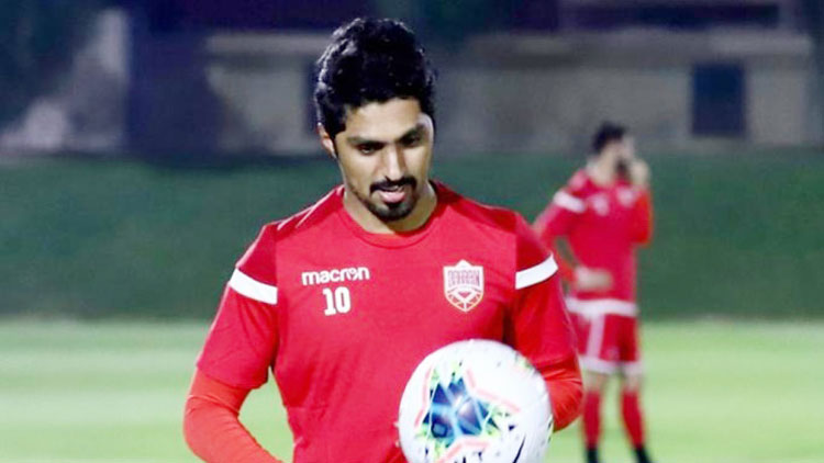 മ​ധു​വി​ധു യാ​ത്ര ഒ​ഴി​വാ​ക്കി രാ​ജ്യ​ത്തി​നു​വേ​ണ്ടി  ക​ളി​ക്ക​ള​ത്തി​ലി​റ​ങ്ങി