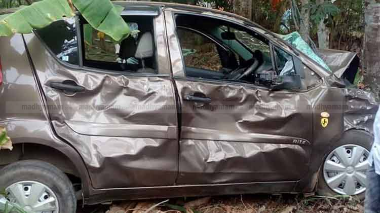 ക്ഷേ​ത്ര​ദ​ർ​ശ​ന​ത്തി​ന് പോയ അമ്മയും രണ്ടു​ മക്കളും കാറിടിച്ച്​ മരിച്ചു