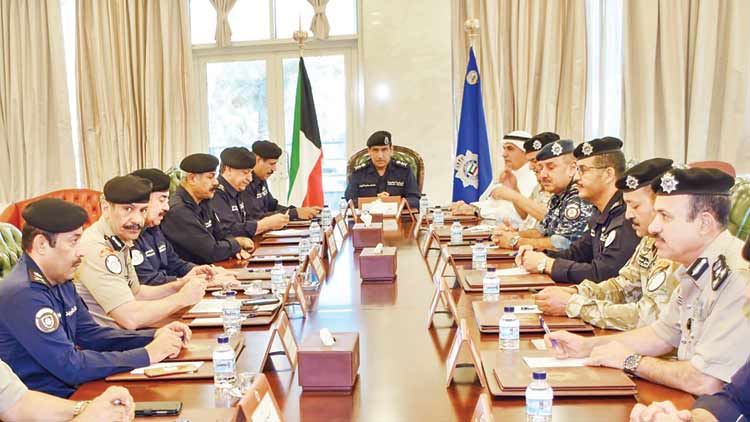 കുവൈത്തില്‍ അ​തി​ജാ​ഗ്ര​ത നി​ർ​ദേ​ശം; ഭീ​ഷ​ണി​കൾ നേ​രി​ടാ​ൻ ത​യാ​റെ​ന്ന് ആ​ഭ്യ​ന്ത​ര മ​ന്ത്രാ​ല​യം