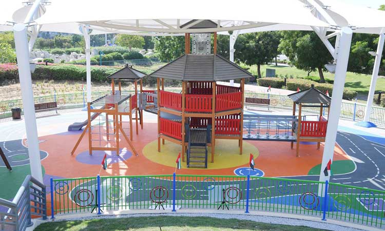 അ​ബൂ​ദ​ബി കോ​ർ​ണി​ഷി​ൽ കു​ട്ടി​ക​ൾ​ക്ക്​ മൂ​ന്ന്​ ക​ളി​സ്​​ഥ​ലം കൂ​ടി