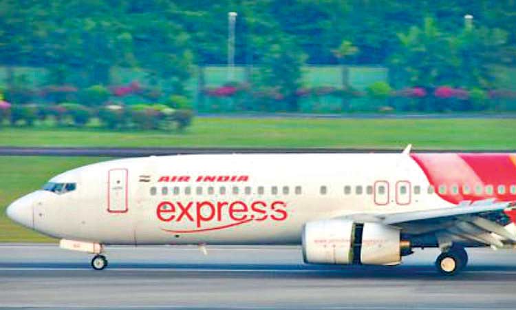 എ.​സി​ക്ക്​ ത​ണു​പ്പു​പോ​രെ​ന്നാ​രോ​പി​ച്ച്​  യാ​ത്ര​ക്കാ​രി ബ​ഹ​ളം​വെ​ച്ചു: എ​യ​ർ ഇ​ന്ത്യ എ​ക്​​സ്​​പ്ര​സ്​ വി​മാ​നം  ഒ​ന്ന​ര മ​ണി​ക്കൂ​ർ വൈ​കി