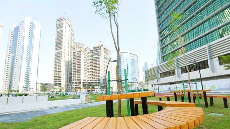 സൗ​​ന്ദ​​ര്യ​​മൊ​​രു​​ക്കി ഒ​​നൈ​​സ അ​​ബ്​​​റ​​ജ്​ പാ​​ർ​​ക്ക്​ തു​​റ​​ന്നു