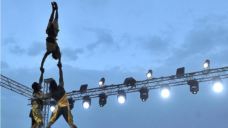 ഏ​​പ്രിൽ ഫെസ്​റ്റ്​ കാണാം, രസിക്കാം